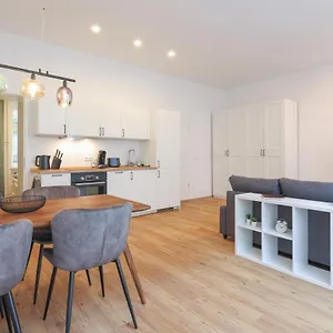  Apartment Neue 2-zi-apartment 15 Min Entfernung Zum Hbf Und Brandenburger Tor Deutschland